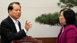 Nên phong anh hùng cho chủ tịch xã đưa dân thoát nghèo