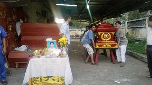 Học sinh lớp 5 đuối nước thương tâm trong hồ bơi