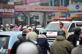 Xem video người Đức nhường đường xe cứu thương: Ở VN, bệnh nhân chỉ có nước chờ chết