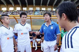 HLV Huỳnh Đức rối trí trước cuộc tiếp đón Hà Nội T&T