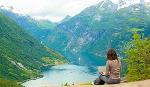 Những công việc giúp bạn chu du khắp nơi lại kiếm được nhiều tiền