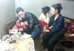 Bé gái tử vong tại trường mầm non: Mẹ gào khóc thảm thiết gọi tên con