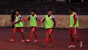 Công Vinh buồn bã, hết đất dụng võ ở B.Bình Dương