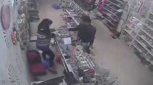 Quái chiêu 'chôm' đồ siêu thị của 3 mẹ con 'đạo chích'