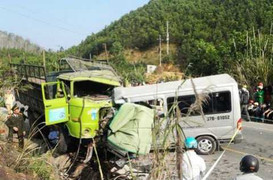 Tai nạn kinh hoàng ở Thanh Hóa: Nhiều người vẫn nguy kịch
