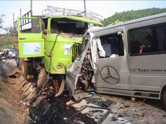 Tai nạn kinh hoàng ở Thanh Hóa: Tài xế phớt lờ cảnh báo của người trên xe