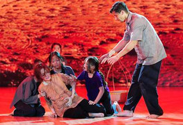 Angela Phương Trinh diễn xuất thần khiến Khánh Thi suýt bật khóc