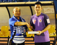 Thưởng kiểu V-League: Mỗi bàn thắng một chỉ vàng, đá hay nhận ngay tiền mặt