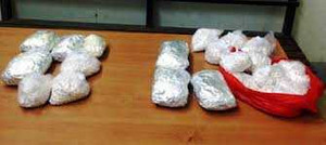 Mang 8,2 kg ma túy đá lên xe khách, hai nữ quái bị tóm gọn