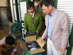 Hà Nội: Thu giữ hàng nghìn viên nén nghi là thuốc kích dục