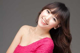 Hari Won tới sân Cao Lãnh biểu diễn