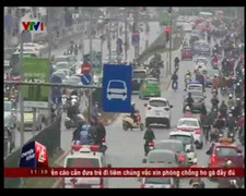 Giao thông Hà Nội lộn xộn sau khi dỡ bỏ dải phân cách