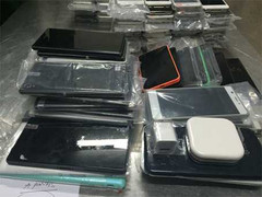 Hàng trăm chiếc Iphone giấu dưới ghế ngồi xe khách