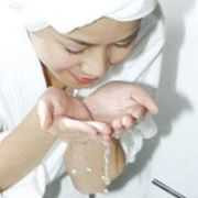 Mẹo rửa mặt làm sạch da, se khít lỗ chân lông