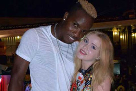 Ngoại binh Hải Phòng khoe bạn gái Nga xinh đẹp