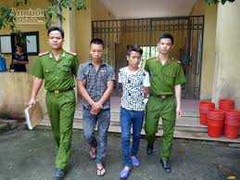 Cướp xe máy của người say nằm gục bên đường