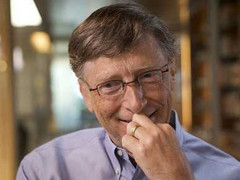 Bill Gates cảm thấy 'ngớ ngẩn' khi chỉ biết tiếng Anh
