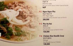 Phở ‘chặt’, mì ‘chém’ vẫn lộng hành ở sân bay