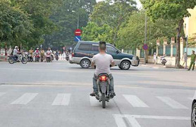 Đầu tư 'khủng', sao giao thông thủ đô vẫn lộn xộn?