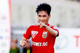 Công Vinh dành tặng bàn thắng cho con gái