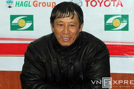 HLV Thanh Hóa 'ngả mũ' trước cầu thủ SLNA