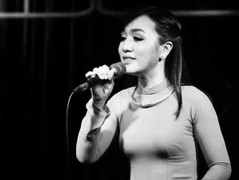 Hà Vân cùng lúc tung ra 3 album mới