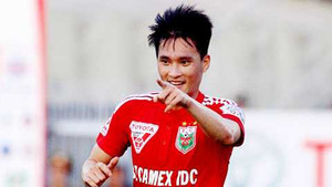 HLV Lê Thụy Hải: Lo cưới Thủy Tiên, Công Vinh chưa đủ thể lực