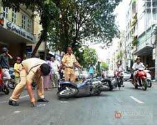 Phóng nhanh gây tai nạn, nam thanh niên bỏ trốn khỏi hiện trường