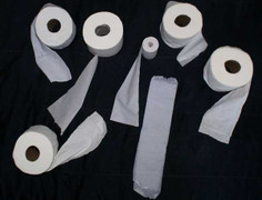 Thưởng Tết bằng hành củ, giấy vệ sinh