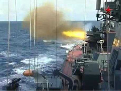 Video: Tuần dương hạm mạnh nhất của Nga nã đạn