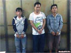 Khống chế chủ quán nhậu, đòi bồi thường tiền thuốc men