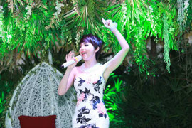 Tóc Tiên táo bạo khoe những đường cong gợi cảm