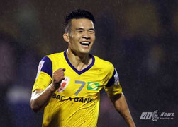 Trò cưng Miura choáng vì va chạm với đàn em U19