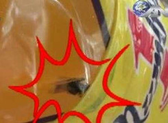 Chai nước của Tân Hiệp Phát không có ruồi sao phải thương lượng?