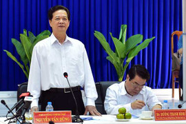 Thủ tướng Nguyễn Tấn Dũng: Không vì chuẩn bị Đại hội mà lơ là nhiệm vụ kinh tế
