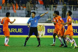 Trọng tài trận SHB Đà Nẵng - QNK Quảng Nam sẽ bị xử nghiêm