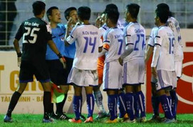 Trợ lý trọng tài trận SHB Đà Nẵng - QNK Quảng Nam thừa nhận sai sót