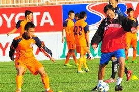 HLV Huỳnh Đức phủ nhận chuyện chia tay SHB Đà Nẵng