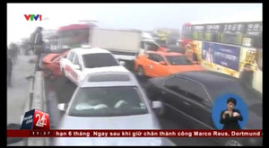 Clip: Tai nạn xe hơi liên hoàn ở Hàn Quốc