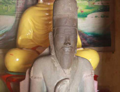 Kỳ bí pho tượng ngàn tuổi cõng 'lá bùa' sau lưng ngoài biển Đông