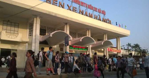 Lượng người tăng đột biến tại các bến xe khách ngày cuối năm
