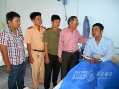 Thanh niên vi phạm giao thông, đánh cảnh sát ngất xỉu