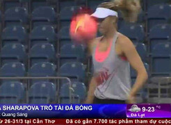 Maria Sharapova trổ tài… đá bóng