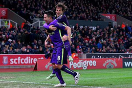 Stoke 1-4 Man City: Kiên trì bám đuổi