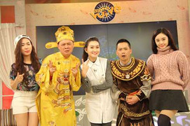 'Ngọc Hoàng, Thiên Lôi' hướng dẫn bóc bánh chưng