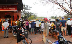 Người đàn ông chết bất thường trong nhà vệ sinh