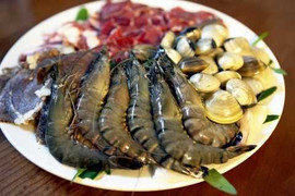 Lẩu ngon, thơm phục vụ 5 ngày Tết