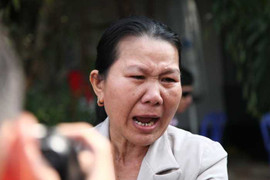 Người dân bật khóc khi vào viếng ông Nguyễn Bá Thanh