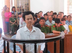 Tài xế cán chết sản phụ, thai nhi rớt xuống đường ra tòa