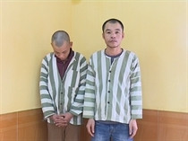 Bắt giữ hai đối tượng mang súng đi đòi nợ